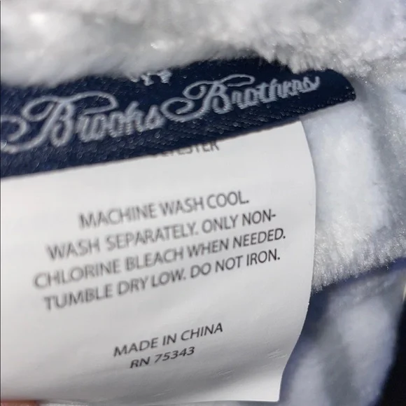 Brooks Brothers Luxe Plush King Blanket in White and Light Gray Stripes - Picture 11 of 13